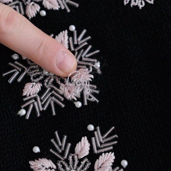 Vintage Maggie Lawrence Black Pink Embroidered Floral Button Cardigan Sweater M - Picture 12 of 12